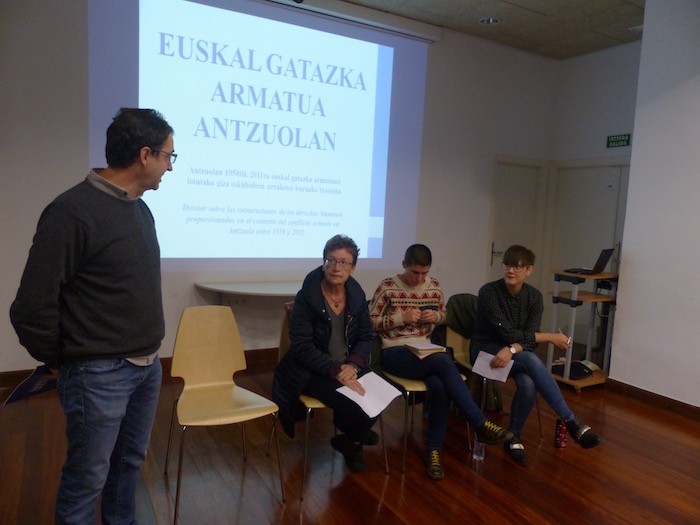 Euskal gatazka armatuak herrian nola eragin duen ikertuko dute