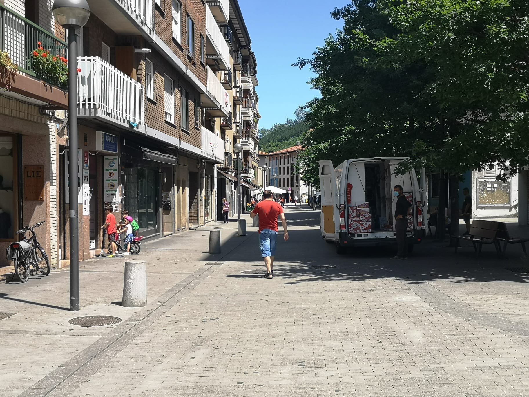 Herriko enpresa txikiendako hainbat laguntza neurri proposatu ditu EH Bilduk
