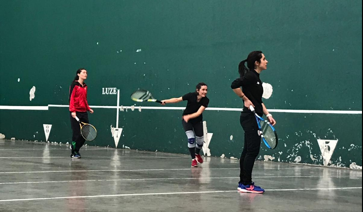 Hamar bikote nor baino nor gehiago asteburuan jokatuko den frontenis txapelketan