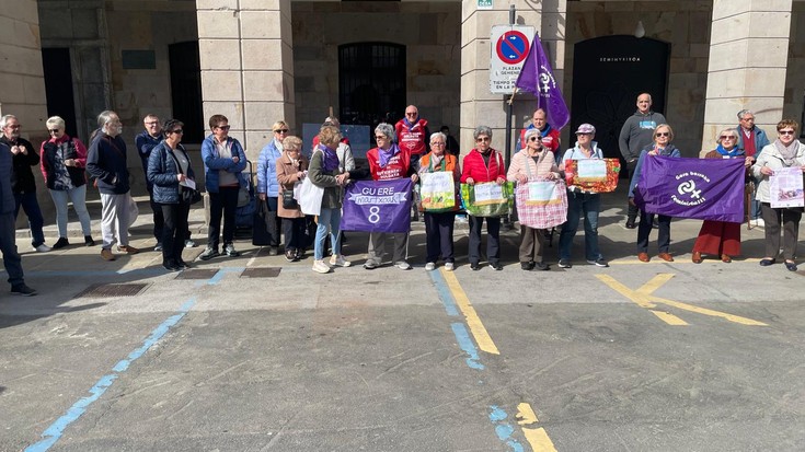 Pentsiodunen mugimenduak adineko emakumeen prekarietatea eta "miseria-pentsioak" salatu ditu