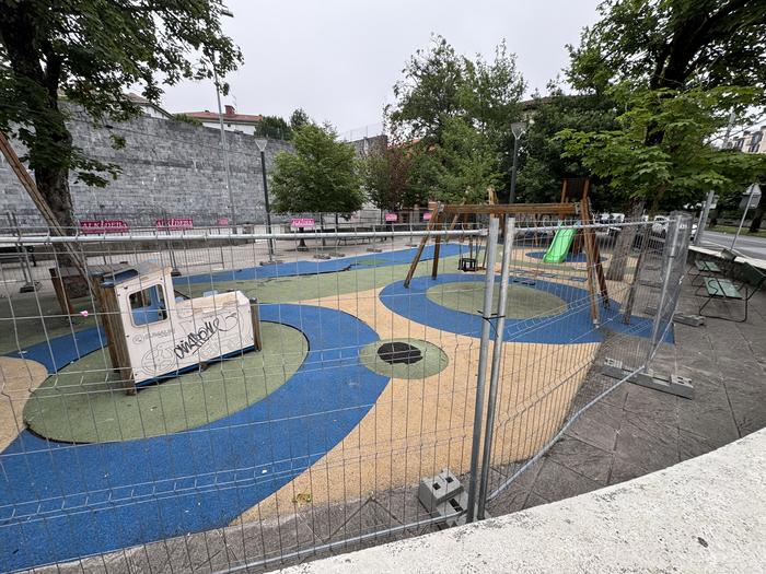 Zaldibarko haur-parkeko zorua berrituko dute