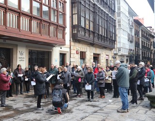 Gurutze-bidea egin dute fededunek, Egubakoitz Santuan