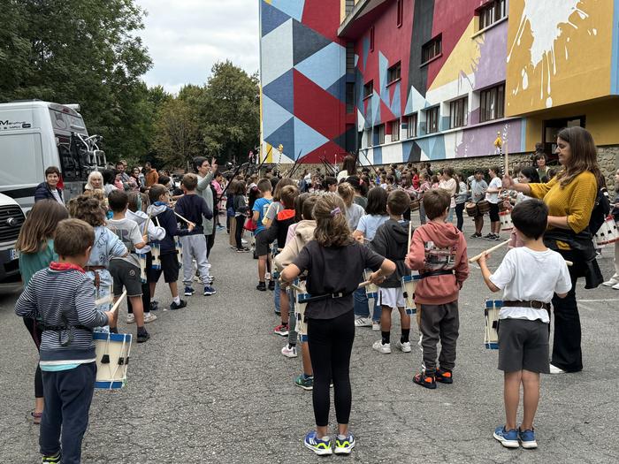 Azken entsegua dute gaur haurren danborradako gaztetxoek