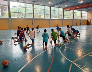 Zenbait kirol taldek martxan dituzte campusak, "oporrak kirola eginez" gozatzeko