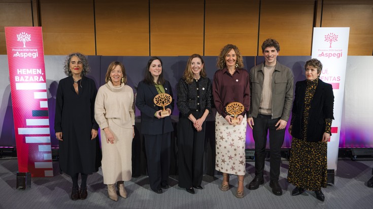 Mondragon Kongresuko presidente Leire Mugerzak Aspegiren Zuzendari-Profesional saria jaso du