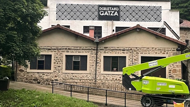 Gatzagako gatzaren etiketa, produkzio-eraikinaren sabaira