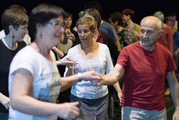 Jendea gustura Gerard Godon soinujole frantziarrarekin domekan egindako Herrixa Dantzan saioarekin - 8