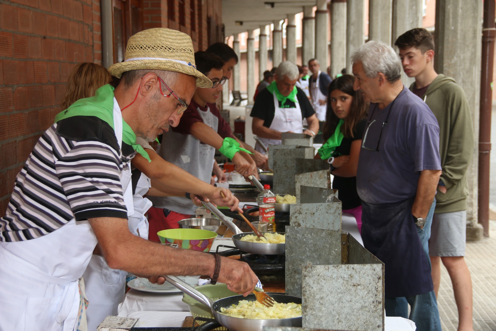 Badatoz Santa Ana jaiak eta Basalgo auzoko festak 