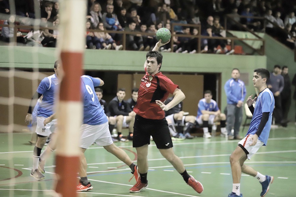 Ioritz Agiriano: "Oñatiko eskubaloi taldekook liga ez berrekitea erabaki dugu"