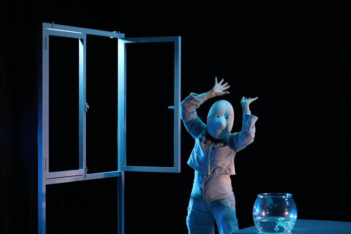 Hitzekin eta maskarekin kontatutako haurrentzako ikuskizuna etzi