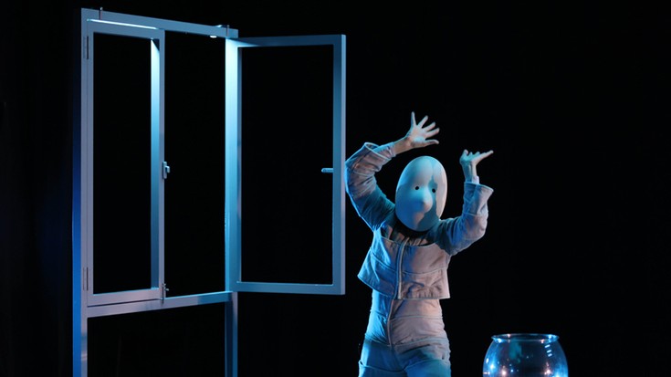 Hitzekin eta maskarekin kontatutako haurrentzako ikuskizuna etzi