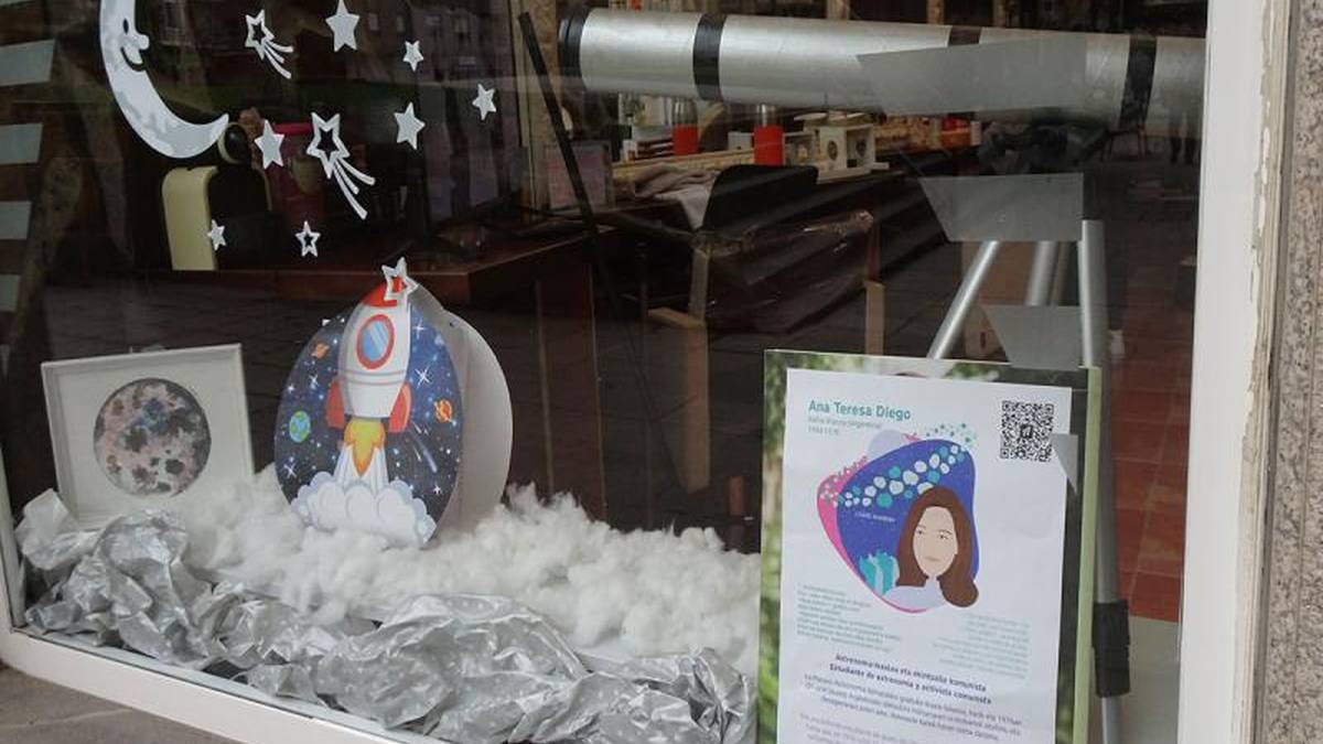 Arrasateko hamabi saltokik bat egin dute 'Otsailaren 11 erakusleihoak' ekimenarekin