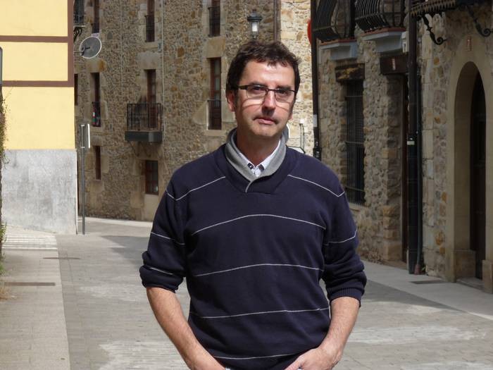 Beñardo Kortabarria alkatea 'Harira' saioan martitzenean