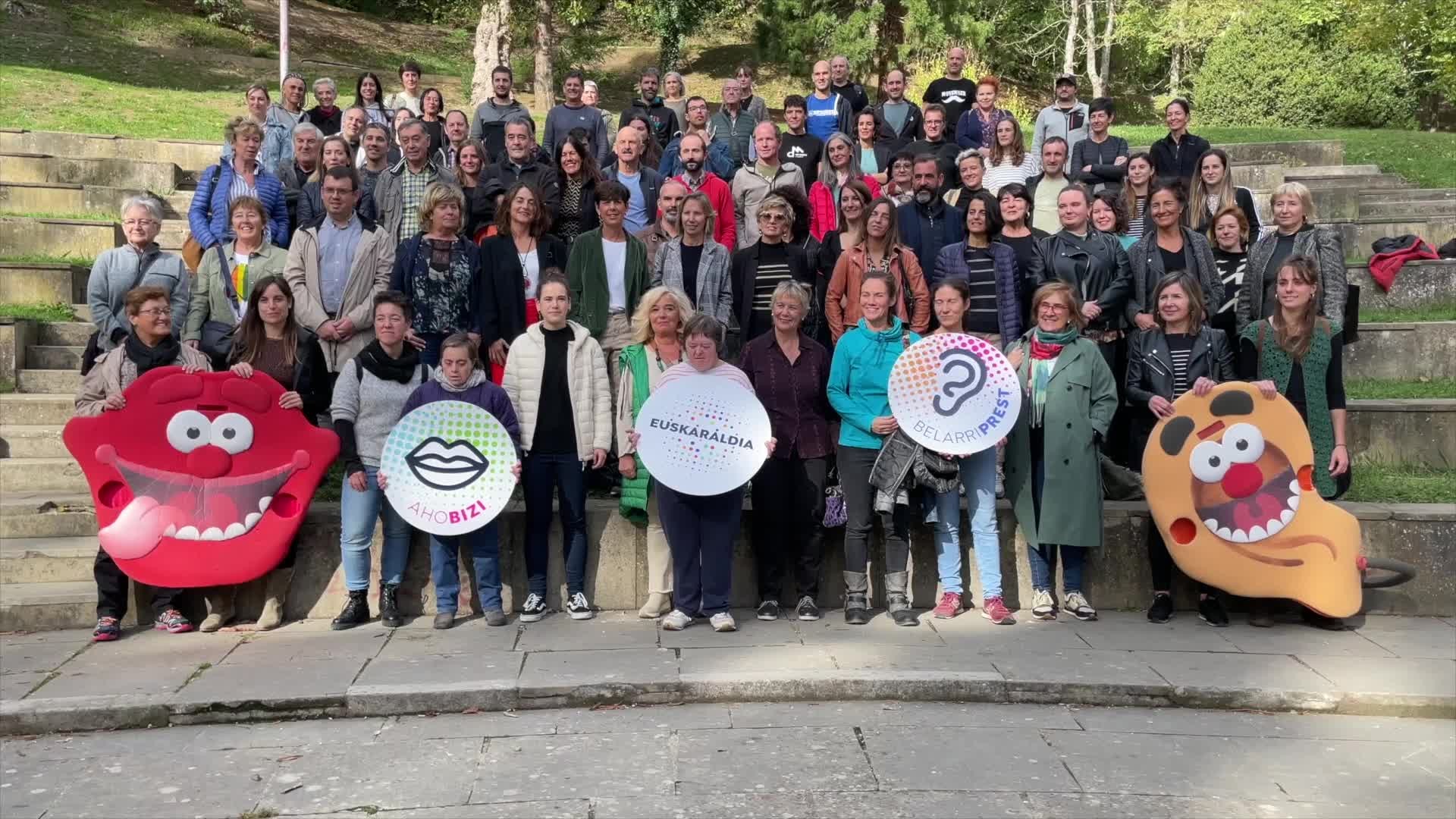 'Euskaldunon hizkuntza eskubideen aldeko Arrasateko protokoloa' aurkeztuko dute etzi