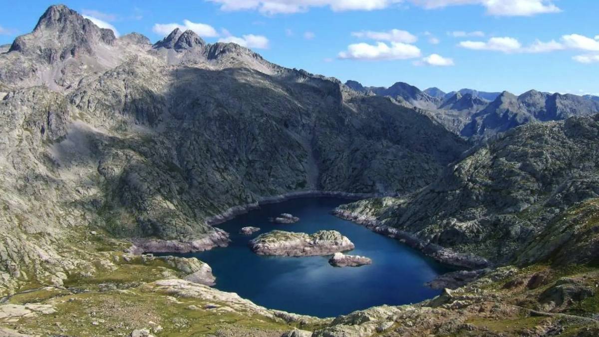 Panticosako mendi eta lakuetara joango dira Arrolakoak irailean