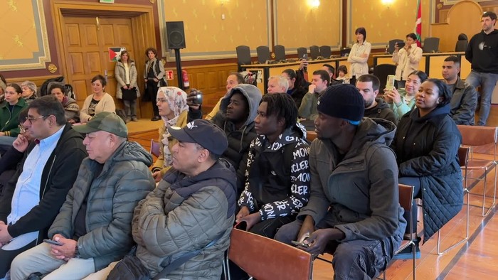 Atzerritarrei erregularizazioan laguntzeko boluntarioen bilera egingo dute bihar Bergaran