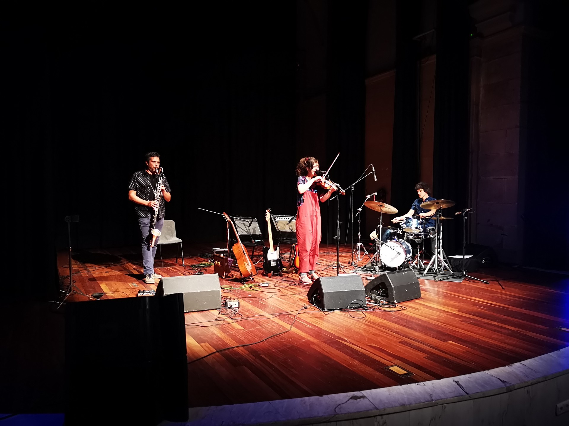 Maite Larburu eta Eneritz Furyak izango dira, besteak beste, Kulturate Akustikoan