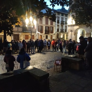 A25: elkarretaratzea eta antzezlana