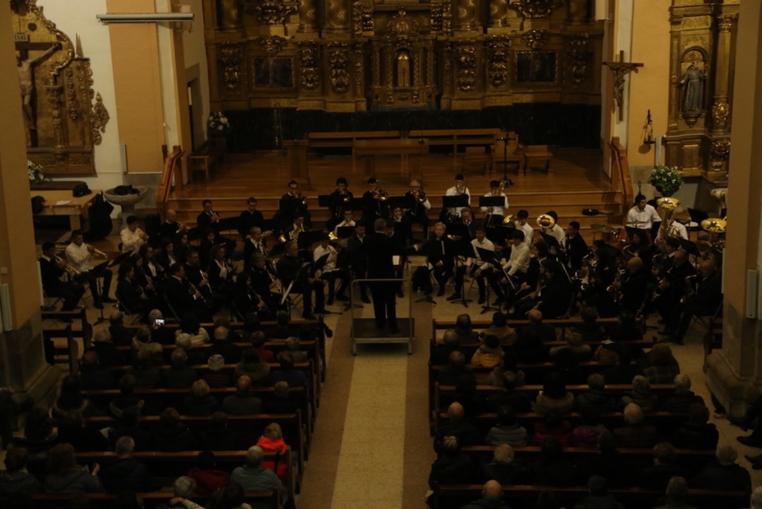 Arrasate Musikaleko bandaren kontzertua, bertan behera