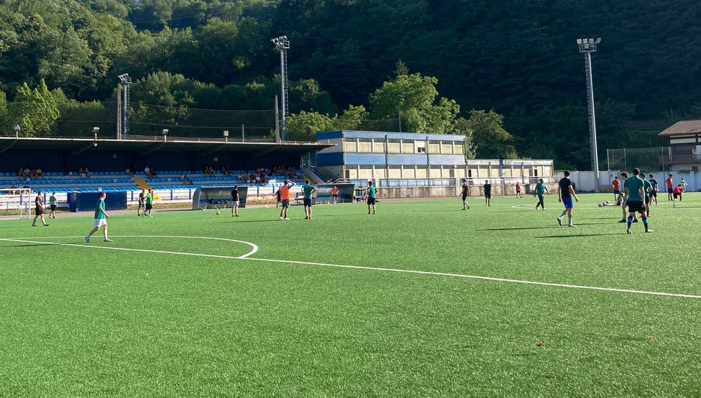 Guztia prest dago Udako Futbol Txapelketako finalak jokatzeko