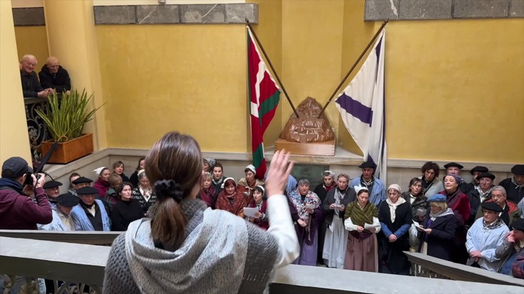 Albisteak: Santa Ageda bezperako koplak abestera irten dira debagoiendar asko