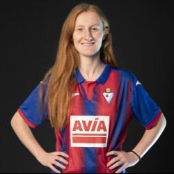 Uxue Iparragirre futbolaria Eibarrekin jokatzeko prest da