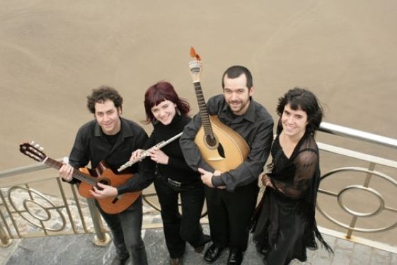Ventos de Saudade taldearen fado kontzertua eguaztenean