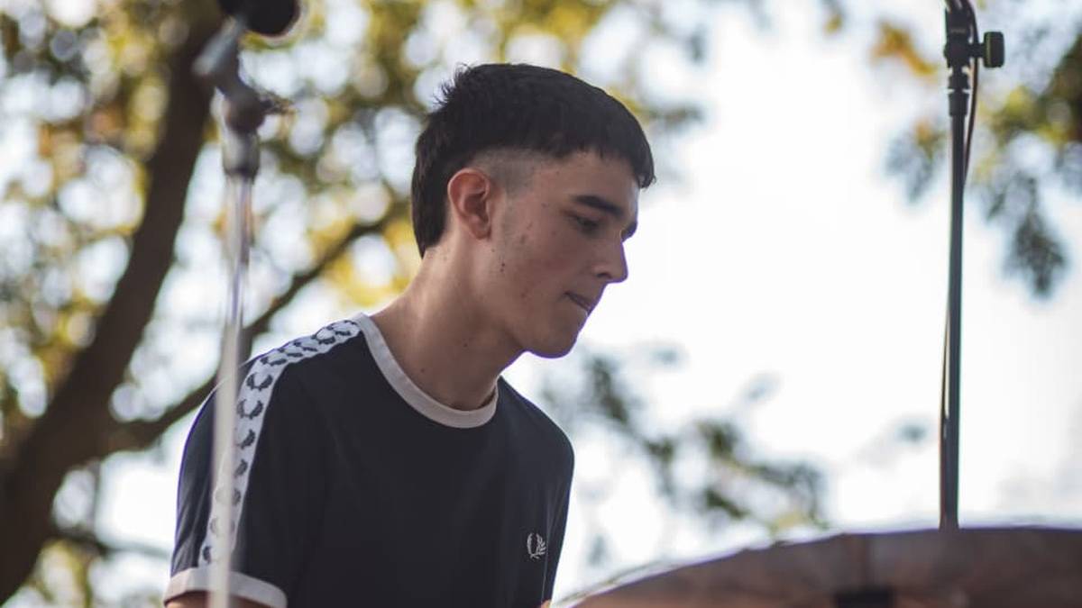 Julen Lezeta: "Entzuten doten musikia entzun izan ez banau, ez nintzen pertsona bera izango"