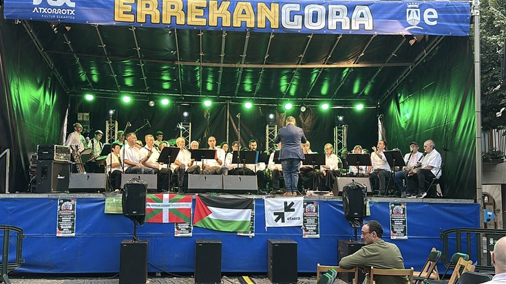 Mario Padilla gogoan izan dute Errekan Gora jaialdian ere