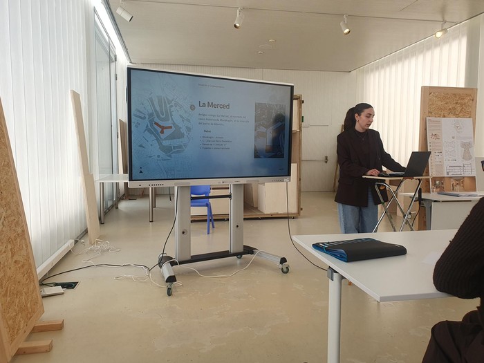 Ohorezko matrikula Raquel Peñarandarentzat, La Merced ikastetxea oinarri