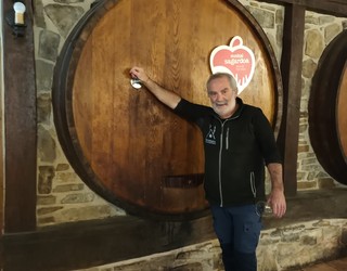 Juanjo Peciña: "Erraz edateko sagardoa da aurtengoa; kolore aldetik ere nahiko argia ikusten da"