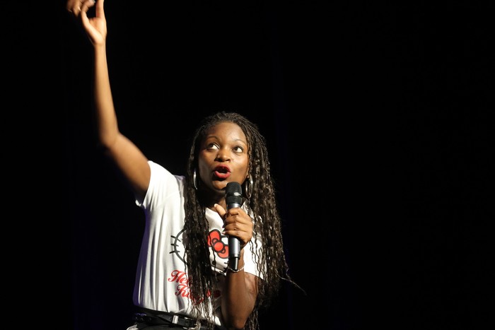 Barre-algarak eragin ditu 'Humor negra' bakarrizketak