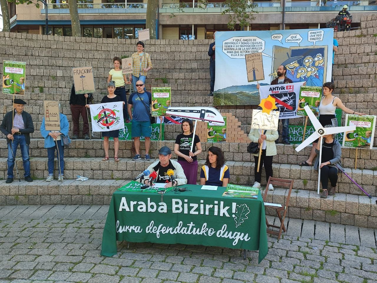Araba Bizirik! plataformak deituta 'Tapia legearen' aurka egingo dute zapatuan, Gasteizen