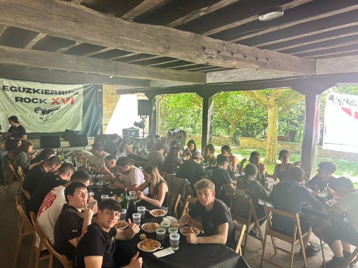 Eguzkierripa Rock jaialdiak punk doinuak eta giro herrikoia ekarriko ditu aurten