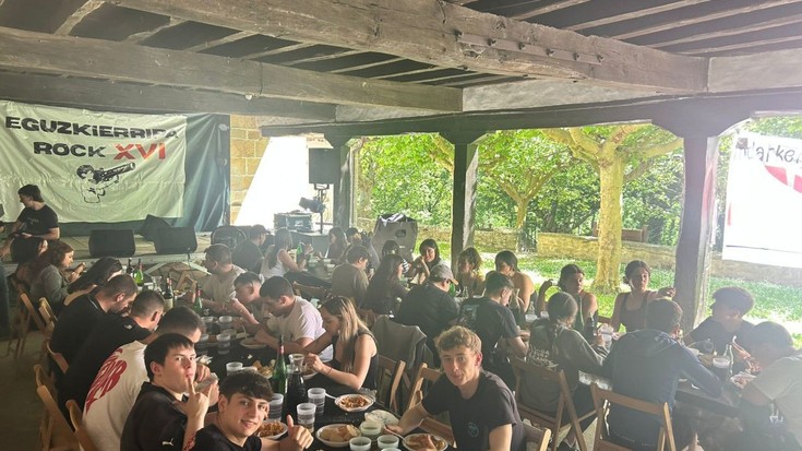 Eguzkierripa Rock jaialdiak punk doinuak eta giro herrikoia ekarriko ditu aurten