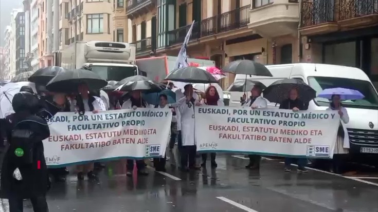 Osakidetzako medikuek greba hasi dute, "estatutu propio baten alde"