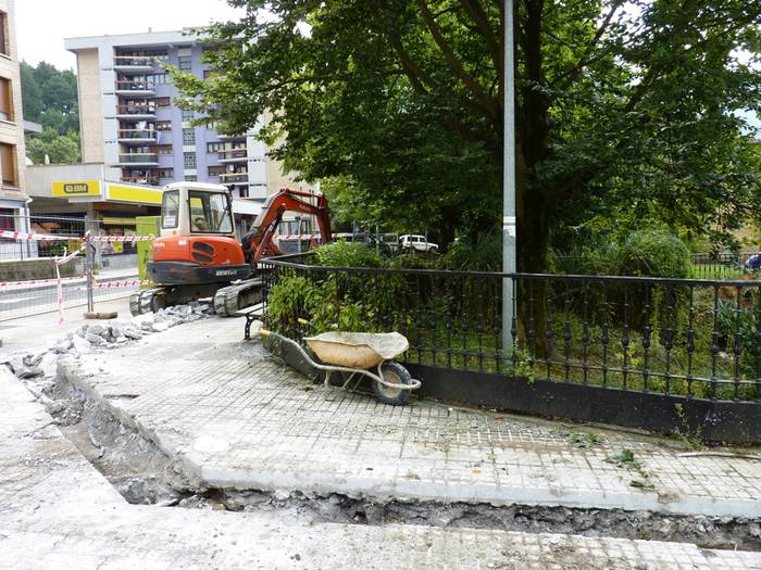 Zaharkitutako hoditeria aldatzen dabiltza Olakuan