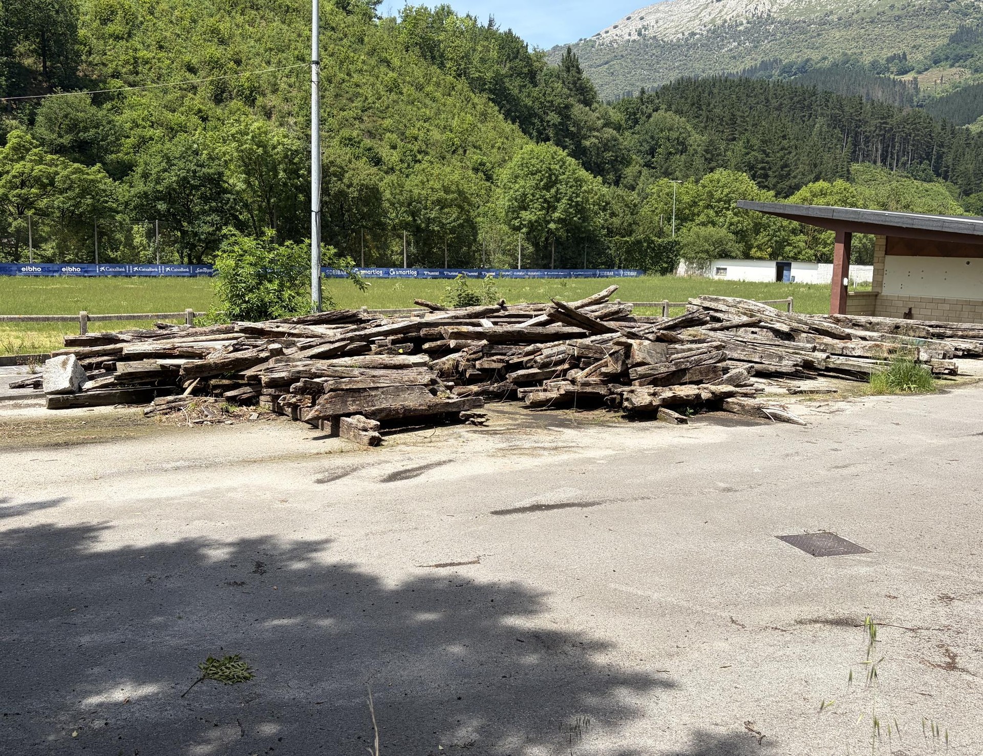 Gomestio baserriaren egiturak Atxabalpen jarraitzen du udazkenetik