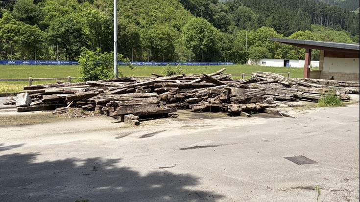 Gomestio baserriaren egiturak Atxabalpen jarraitzen du udazkenetik