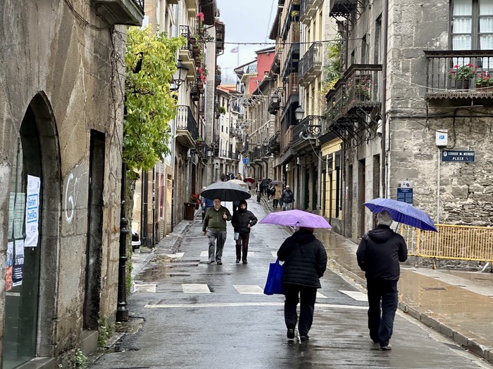 San Pedro kalea berriro zabaldu dute trafikoarendako