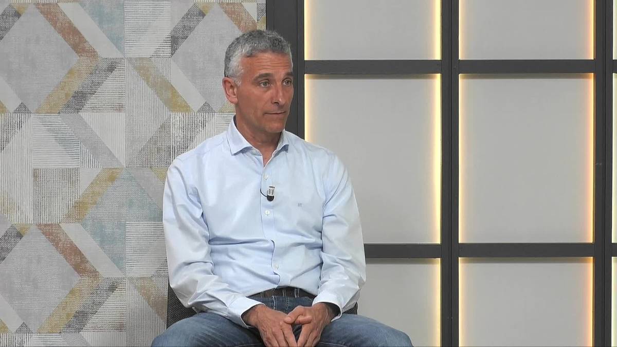 Jon Zuazo: "Ederlaneko Uribarriko 100 langileak beste lantegietan birkokatzen joango gara"