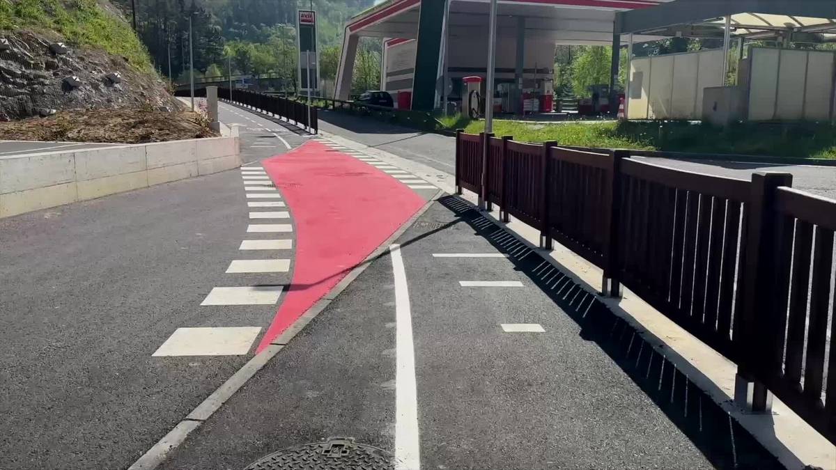 Bergara eta Antzuola arteko bidegorri zatia bizikletaz
