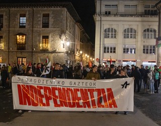Debagoieneko Ernairen manifestazioa eta omenaldia Jose Luis Elkorori