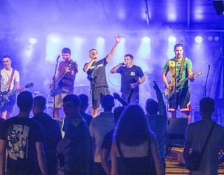 Punk doinuak nagusi Gatzagako andramaixetako kontzertuetan