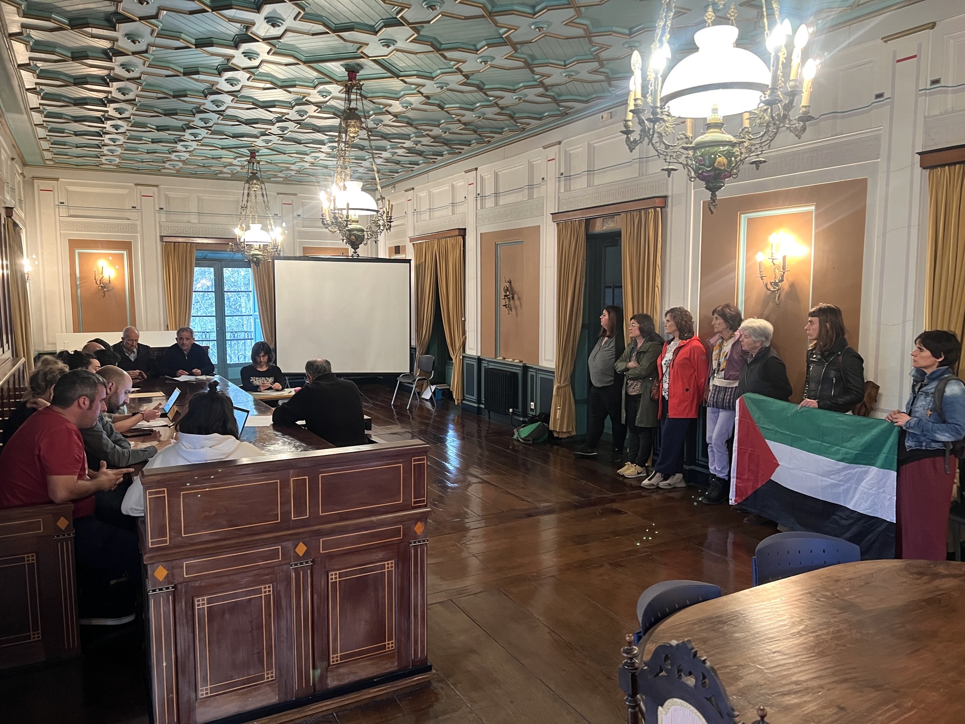 Palestinako genozidioaren aurkako mozioa onartu dute