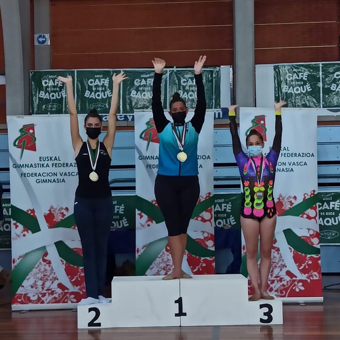 Hainbat domina irabazita itzuli dira Euskadiko txapelketatik Ariznoako gimnastak