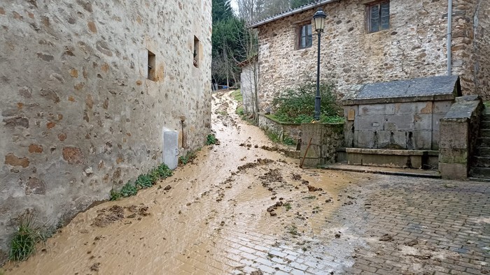 Ura moztuko dute bihar herri osoan, Aitzagako hodian lanak egiteko