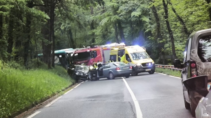 Bi autoren arteko istripua izan da Udanan