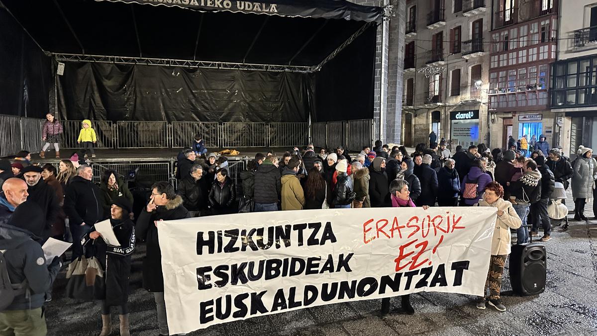 Euskarak jasan dituen "azken bi injustiziak" salatuko dituzte eguaztenean