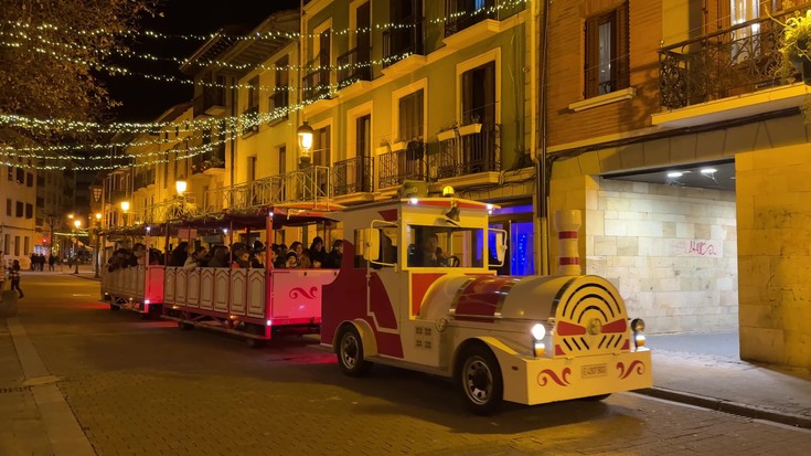 Txu-txu trenak ikusmina sortu du aretxabaletarren artean